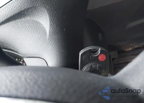 2013 Ford Focus Se z USA, uszkodzony, nr VIN 1FADP3F27DL241765